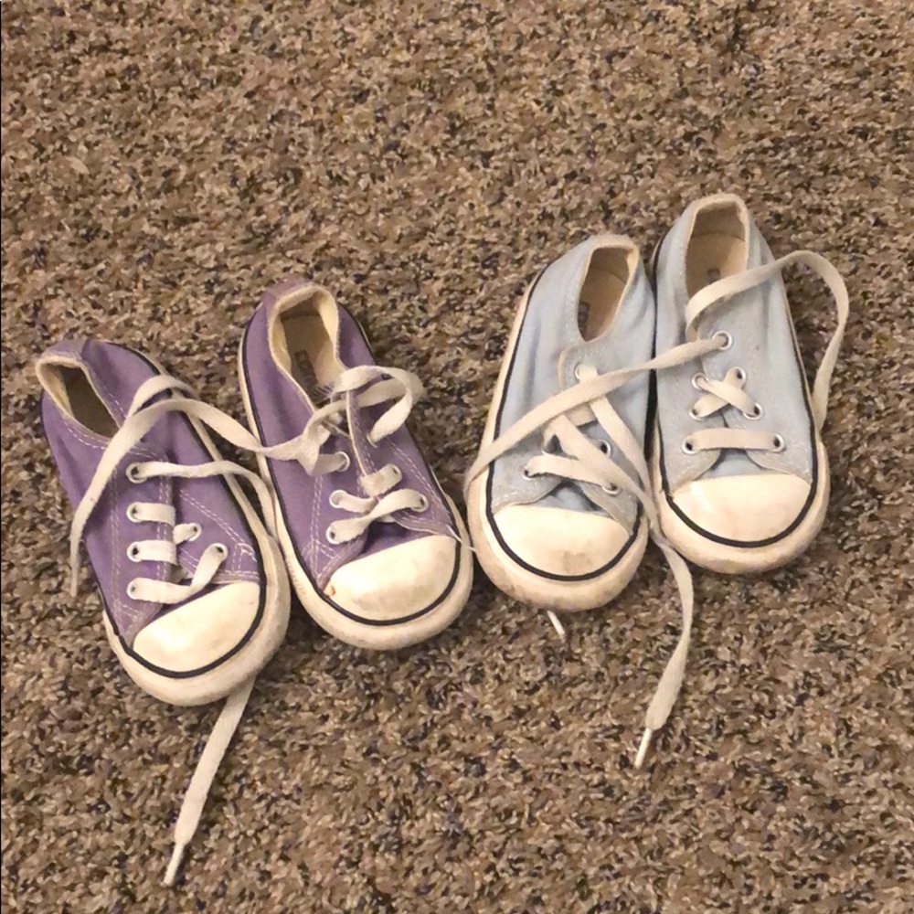 2 pairs of converse